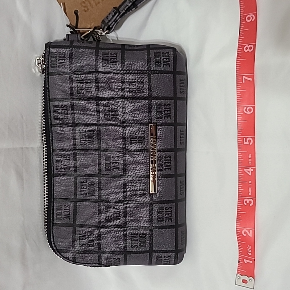 Steve Madden wristlet
